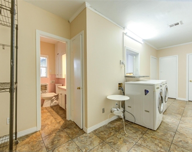 1932 W Bell Street - Photo Thumbnail 24