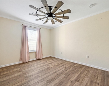 1325 Curtin Street - Photo Thumbnail 12