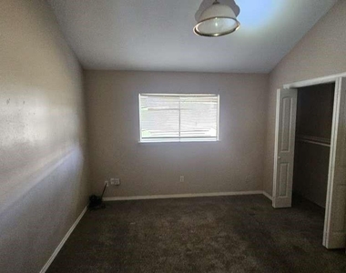 12522 Ridgelow Lane - Photo Thumbnail 6