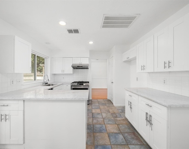 3106 Battle Ridge Ln - Photo Thumbnail 10