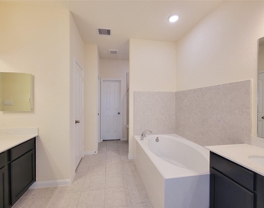 17018 Taffaine Drive - Photo Thumbnail 23