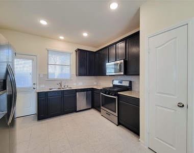 17018 Taffaine Drive - Photo Thumbnail 6
