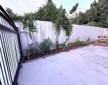 6325 Cullen Boulevard - Photo Thumbnail 13