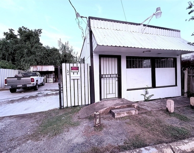 6325 Cullen Boulevard - Photo Thumbnail 1