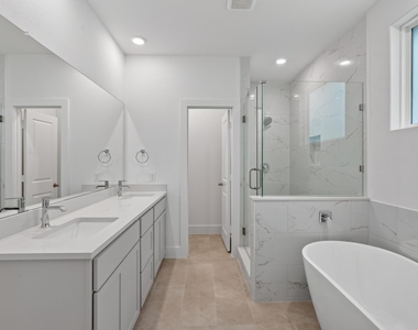 6061 De Soto Street - Photo Thumbnail 25
