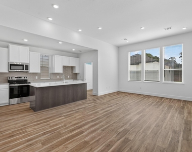 6061 De Soto Street - Photo Thumbnail 8