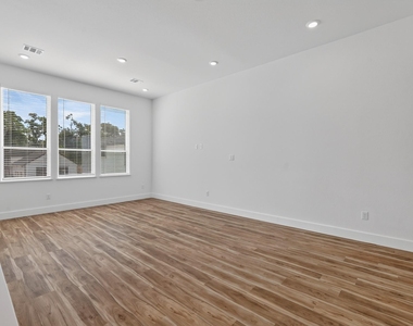6061 De Soto Street - Photo Thumbnail 12