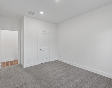6061 De Soto Street - Photo Thumbnail 6