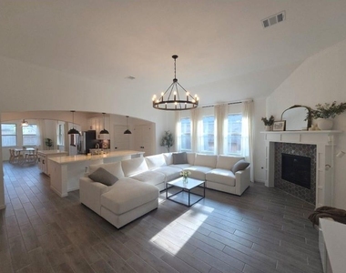 32406 Cedar Elm Drive - Photo Thumbnail 11