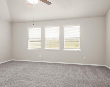 32406 Cedar Elm Drive - Photo Thumbnail 9