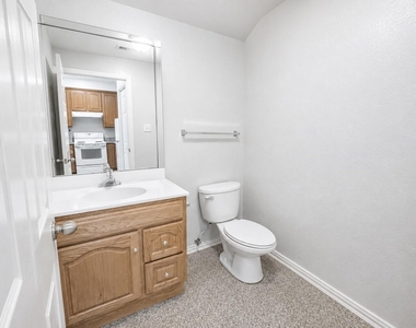 9400 Bellaire Boulevard - Photo Thumbnail 10