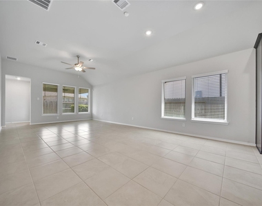 1326 Lakeside Creek - Photo Thumbnail 10