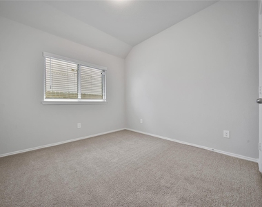 1326 Lakeside Creek - Photo Thumbnail 22