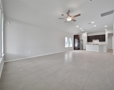 1326 Lakeside Creek - Photo Thumbnail 11