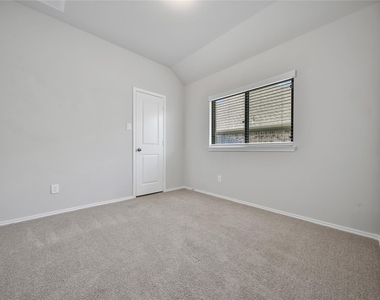 1326 Lakeside Creek - Photo Thumbnail 21