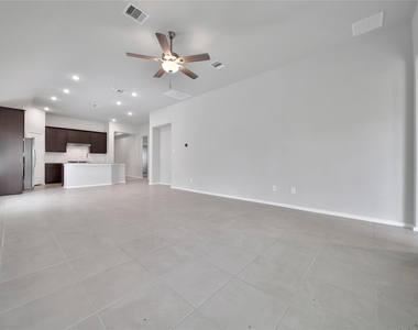 1326 Lakeside Creek - Photo Thumbnail 8
