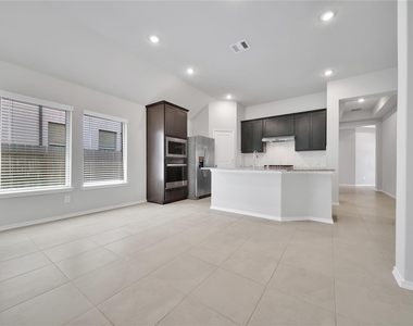 1326 Lakeside Creek - Photo Thumbnail 7