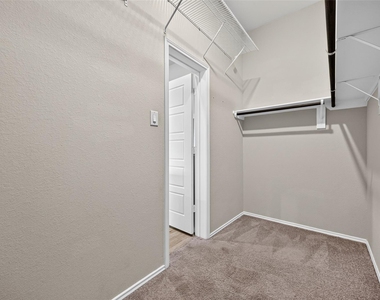 6747 Scarlet Sagebrush Street - Photo Thumbnail 35