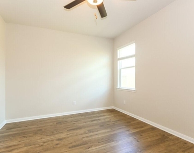 15643 Plum Brook Drive - Photo Thumbnail 6