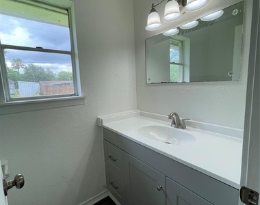 6 N Avenue C - Photo Thumbnail 13