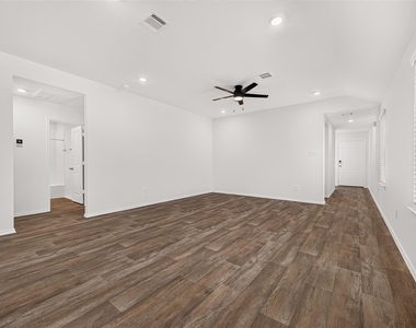 31115 Bonnington Venture Drive - Photo Thumbnail 2