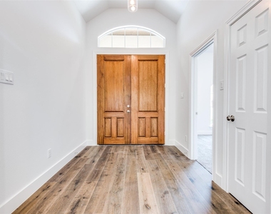 144 Monterrey Road - Photo Thumbnail 4