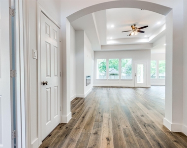 144 Monterrey Road - Photo Thumbnail 3