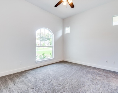 144 Monterrey Road - Photo Thumbnail 15