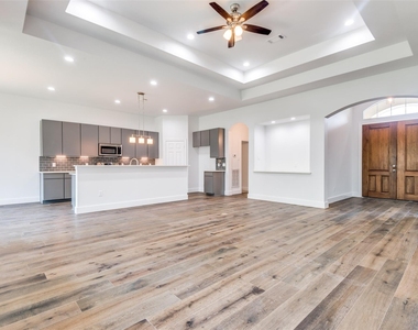 144 Monterrey Road - Photo Thumbnail 6