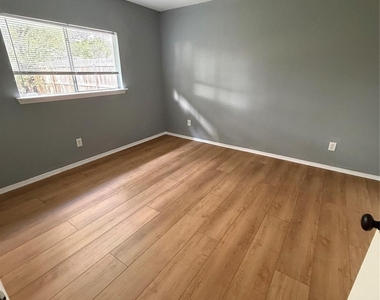 19459 Cypress River Drive - Photo Thumbnail 6