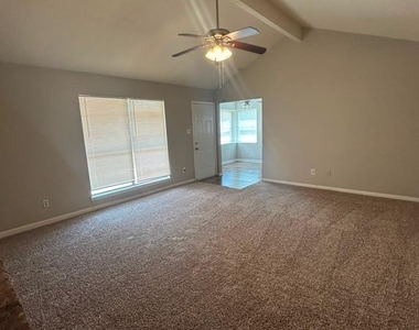 13223 Lake Breeze Lane - Photo Thumbnail 11