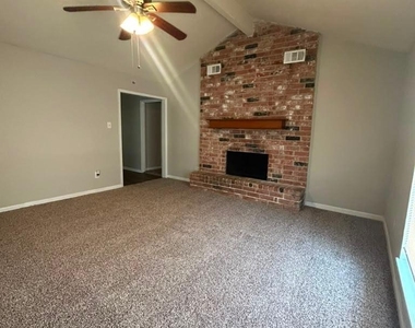 13223 Lake Breeze Lane - Photo Thumbnail 4