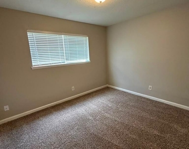 13223 Lake Breeze Lane - Photo Thumbnail 9