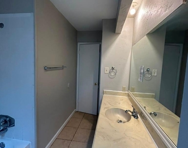 13223 Lake Breeze Lane - Photo Thumbnail 14
