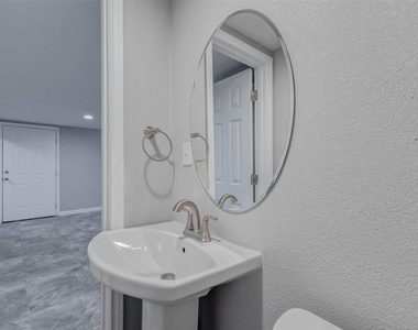 3205 Eastex Freeway - Photo Thumbnail 36