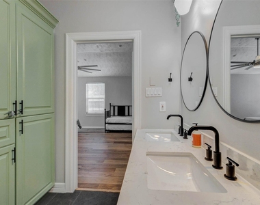 3205 Eastex Freeway - Photo Thumbnail 20