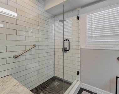 3205 Eastex Freeway - Photo Thumbnail 28
