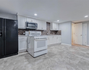 3205 Eastex Freeway - Photo Thumbnail 33