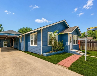 3205 Eastex Freeway - Photo Thumbnail 1