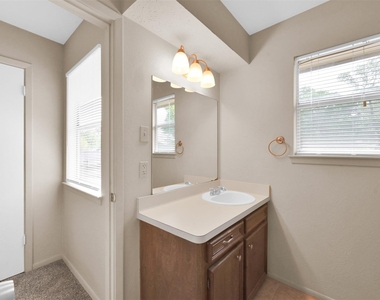 1603 Hazelwood Street Street - Photo Thumbnail 10