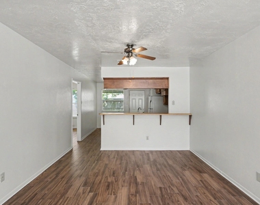 1605 Hazelwood Street - Photo Thumbnail 4