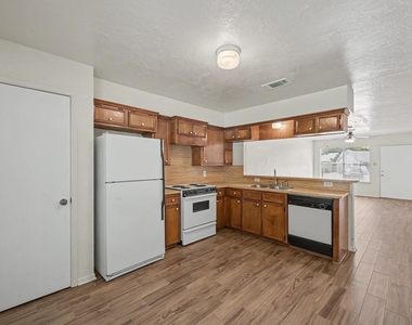 1605 Hazelwood Street - Photo Thumbnail 7