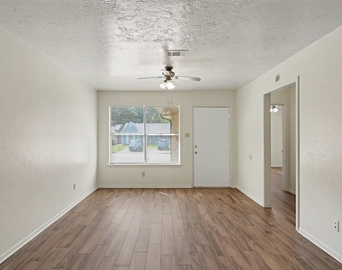1605 Hazelwood Street - Photo Thumbnail 3