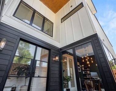 409 Blueberry Street - Photo Thumbnail 4
