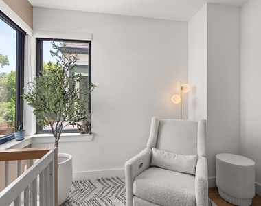 409 Blueberry Street - Photo Thumbnail 23