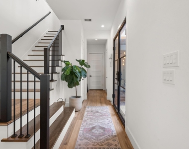 409 Blueberry Street - Photo Thumbnail 32