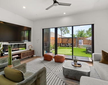 409 Blueberry Street - Photo Thumbnail 7