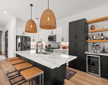 409 Blueberry Street - Photo Thumbnail 14