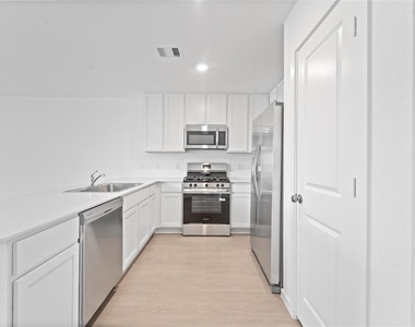 28735 Texas Plains Drive - Photo Thumbnail 6