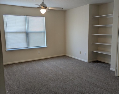 3919 Hollow Cove Lane - Photo Thumbnail 8